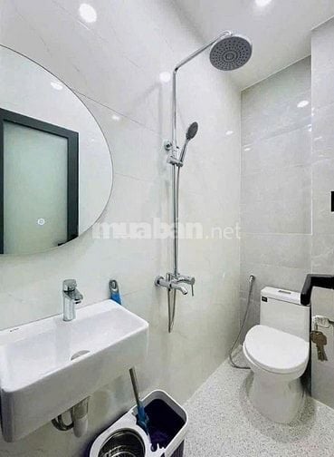 Bán nhà Thái Phiên Q11, 65m², nhà mới đẹp, sổ riêng, giá 2.2 tỷ