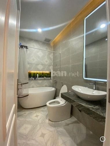 Cho thuê nhà đẹp 1 trệt 2 lầu kdc bửu long