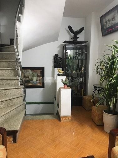 Bán nhà 5 tầng+1 tum.Đầy đủ đồ,nội thất, nhà đẹp.Khu dân trí cao. 10m 