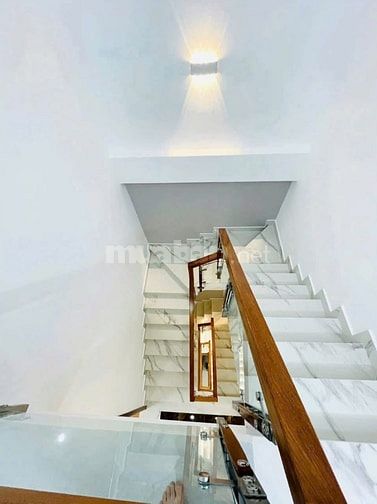 Bán gấp nhà ở đường Trần Bình Trọng, phường 2, quận 5, giá 2 tỷ 850 tr