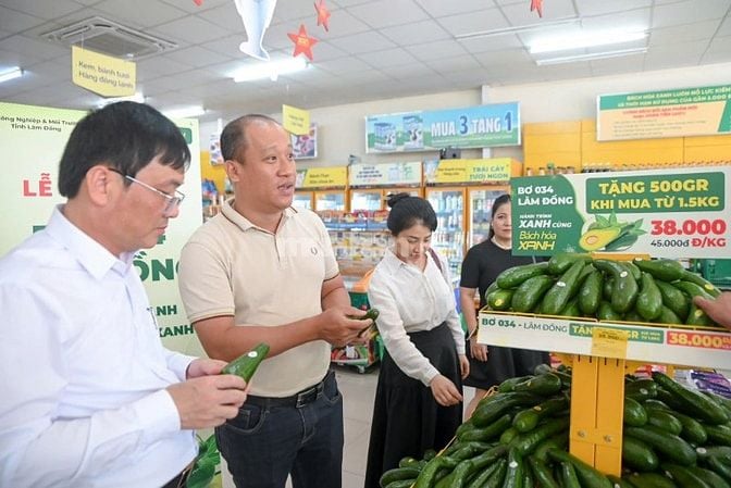 Cửa hàng ưu tiên trung tuổi 18- 65 bán hàng, tạp vụ, bảo vệ dịp hè