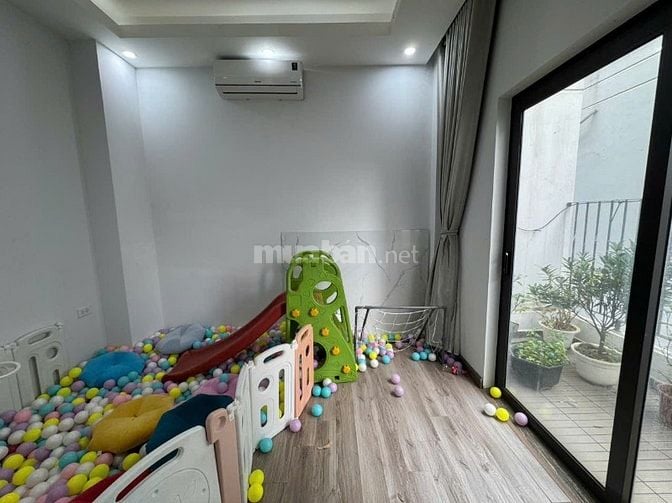 Chính chủ bán nhà Long Biên 5 tầng 4pn