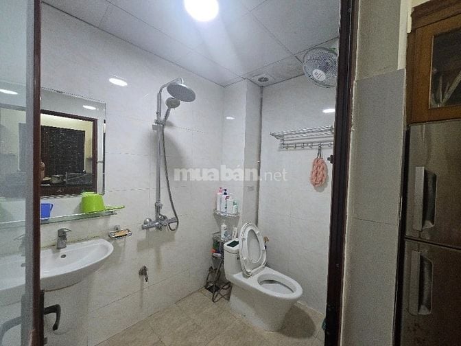 Cho thuê căn hộ 72m2 đầy đủ nội thất, vào ở luôn