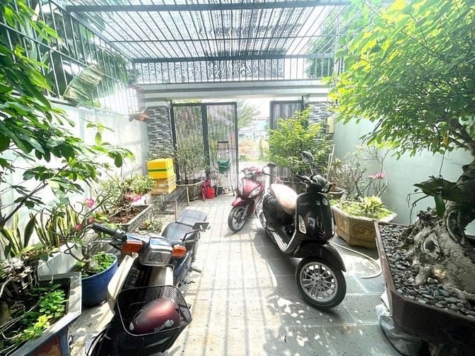 View Kênh VƯỜN LÀI, AN PHÚ ĐÔNG, 5x27m -CN 133m2, DTSD 279m2, 4PN HXH