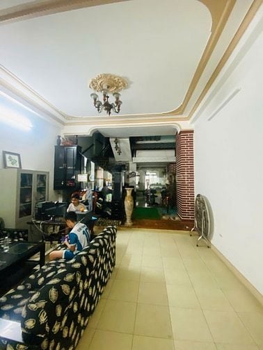 Bán nhà 3 tầng kinh doanh đường Nguyễn Phong Sắc 