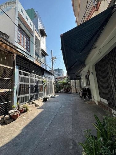 Nhà cấp 4 hxh 227 Lê Thúc Hoạch, 4x11, giá 4.9 tỷ TL