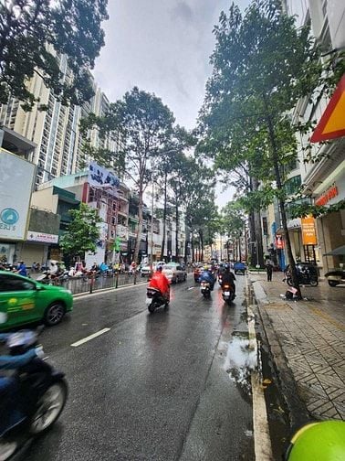 Bán gấp nhà 4lau,MT Nguyễn Thượng Hiền,Bình Thạnh,70m,5PN,hơn 9ty