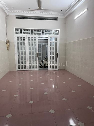 Cho thuê nhà mặt tiền đường nhựa 14m giá rẻ
