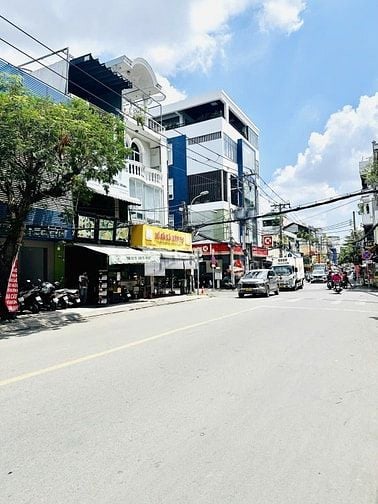 MẶT TIỀN KINH DOANH ĐỒNG ĐEN - NGANG 4.5M - ĐOẠN ĐẸP NHẤT - CÓ VỈA HÈ 