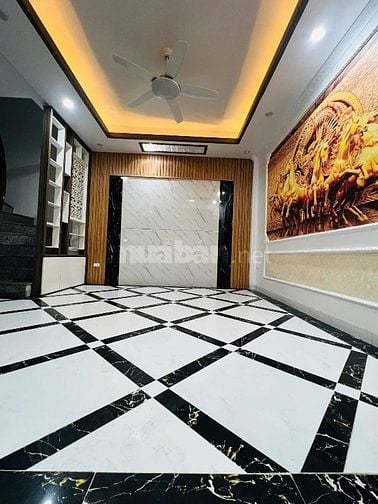 Chính Chủ Bán Gấp Nhà Đẹp Ngõ 218 Lạc Long Quân 30m2 x 5Tầng 7.45 Tỷ.