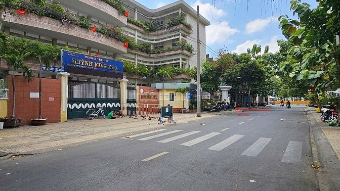 Hẻm xe hơi Ng Văn Đừng-Võ Văn Kiệt an ninh sạch sẽ Được xây 4Tầng