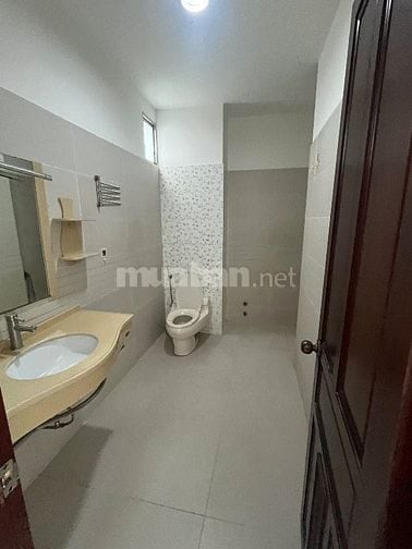 Nhà đường số 5 Phạm Hùng. DT 5x15m 1 trệt 2 lầu ST