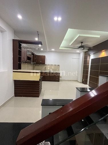 Nhà đường số 5 Phạm Hùng. DT 5x15m 1 trệt 2 lầu ST
