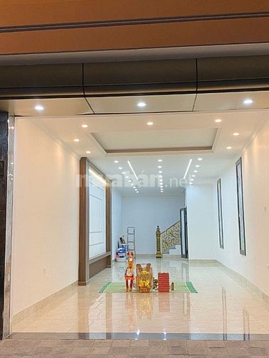 Cần bán gấp nhà mới xây chưa ở, hướng Đông, diện tích 67,7m2 x 6 tầng,