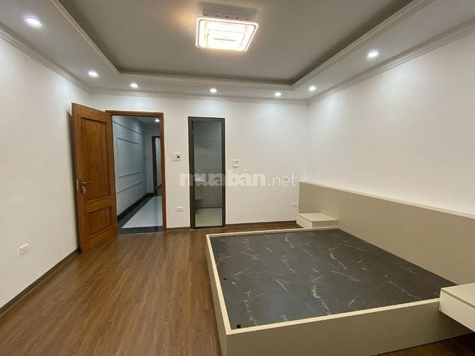 Cần bán gấp nhà mới xây chưa ở, hướng Đông, diện tích 67,7m2 x 6 tầng,
