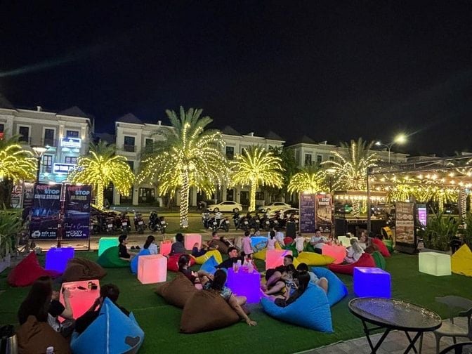 Cho thuê nhà phố vị trí đẹp mặt tiền trục chính vinhomes grand park
