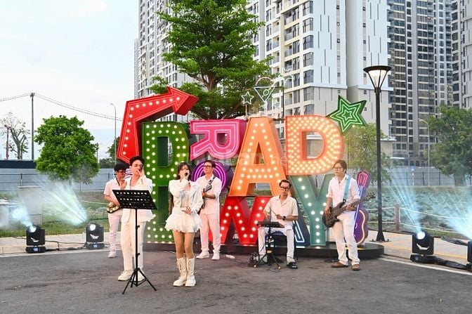 Cho thuê nhà phố vị trí đẹp mặt tiền trục chính vinhomes grand park