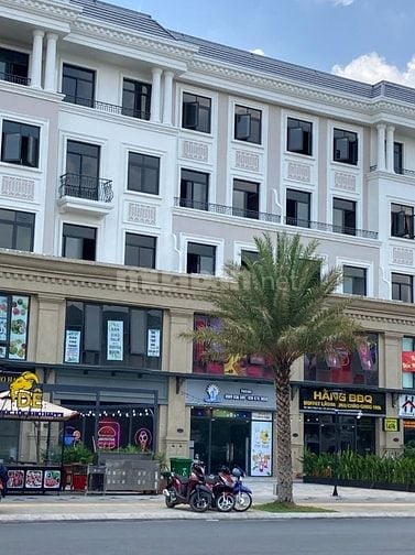Cho thuê nhà phố vị trí đẹp mặt tiền trục chính vinhomes grand park