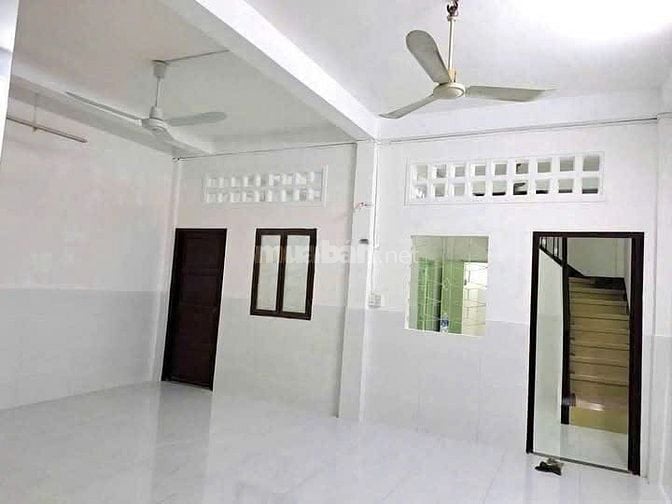 Cho thuê nhà hẻm 6m (XT) Phan Đăng Lưu, P.1, Q.Phú Nhuận giá 18tr