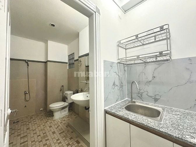 Căn hộ thoáng mát, 1 phòng ngủ, PK - 224 Lý Thường Kiệt, Q.10 Gần ĐHBK