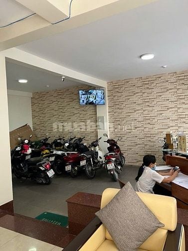 bán gấp khách sạn đang Kd, kết hợp massage đường phạm văn đồng, ph11