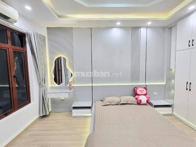 Nhà Đẹp Gần Đường Ô Tô, Đường Hoàng Mai 28/30m, 5 tầng, mt 5m, 6.68 tỷ