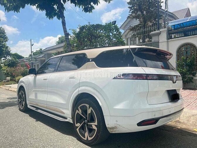 VinFast VF9 2024 Plus - 4000 km