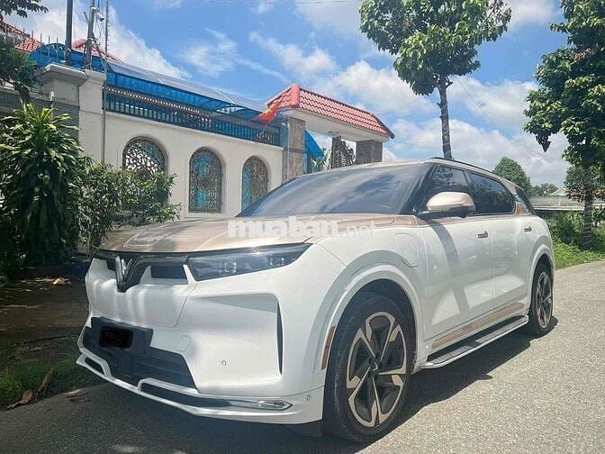 VinFast VF9 2024 Plus - 4000 km