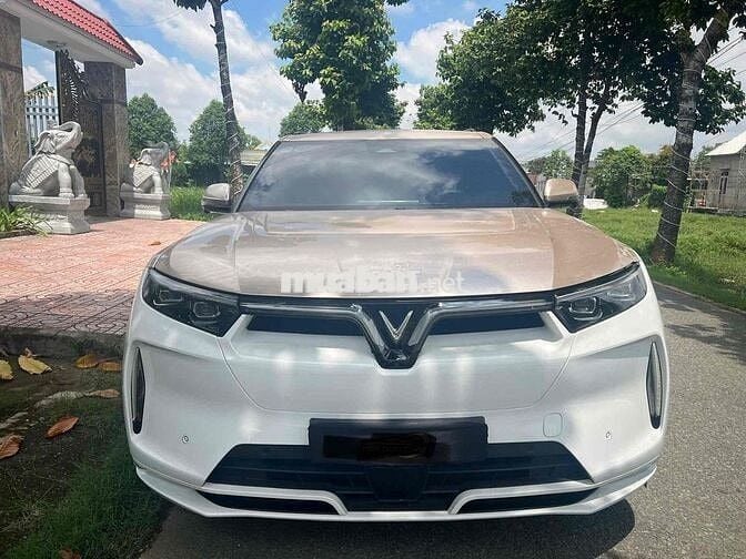 VinFast VF9 2024 Plus - 4000 km