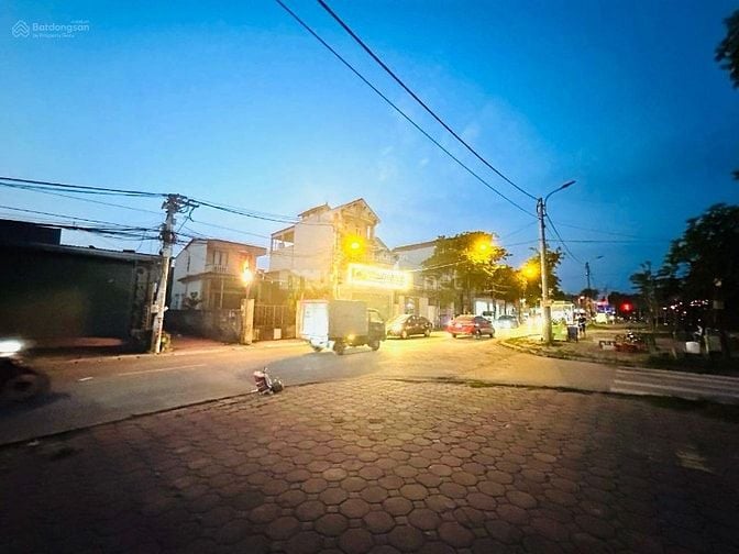 BÁN ĐẤT X1 TAM ĐỒNG MÊ LINH MẶT ĐƯỜNG 100M, VỈA HÈ 30M, DT: 112M X5T