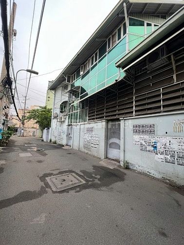Nhà có  mặt tiền bề ngang to dễ kinh doanh các mặt hàng