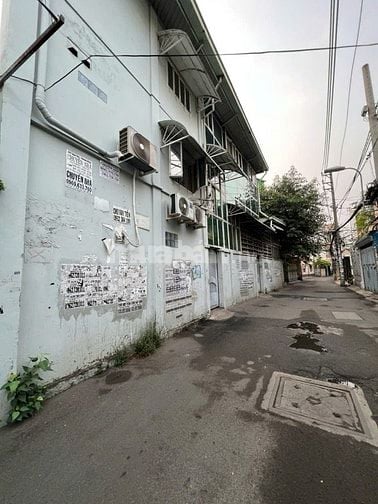 Nhà có  mặt tiền bề ngang to dễ kinh doanh các mặt hàng