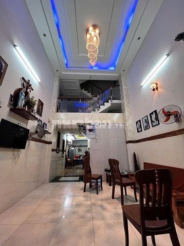 Nhà khu đồng bộ 4 x 14 đúc 1 lững 3 lầu hẻm 8m lê văn thọ p14 gò vấp 