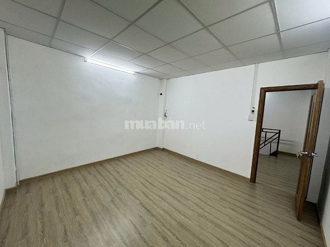 Cho thuê nhà riêng tại Nguyễn Thiện Thuật quận 3, chính chủ dọn ở ngay