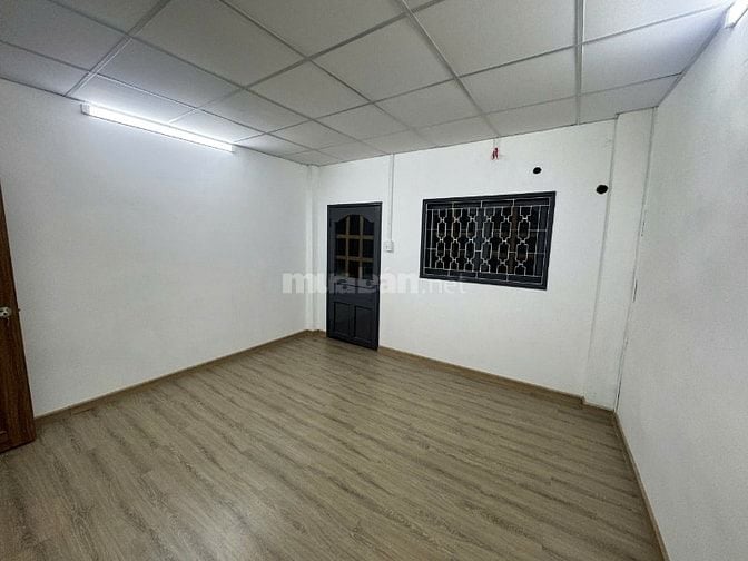 Cho thuê nhà riêng tại Nguyễn Thiện Thuật quận 3, chính chủ dọn ở ngay