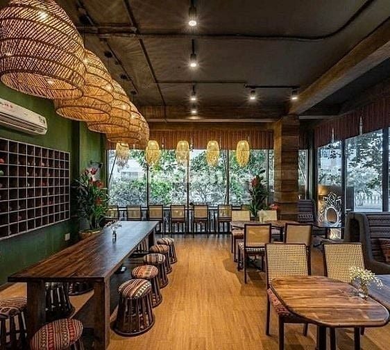 QUÁN COFFEE TEA TUYỂN PHỤ BÁN DỊP HÈ