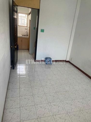 Cho thuê nhà hẻm 3m(3 gác) Nguyễn Biểu, P.1, Q.5 giá 12.5tr