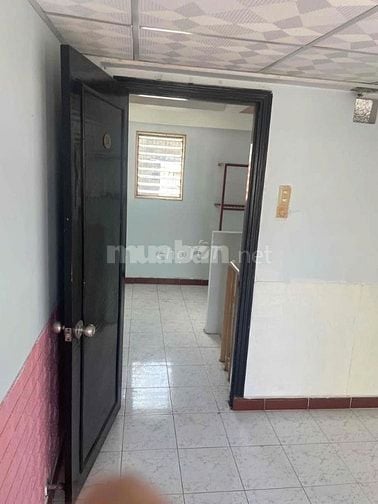 Cho thuê nhà hẻm 3m(3 gác) Nguyễn Biểu, P.1, Q.5 giá 12.5tr