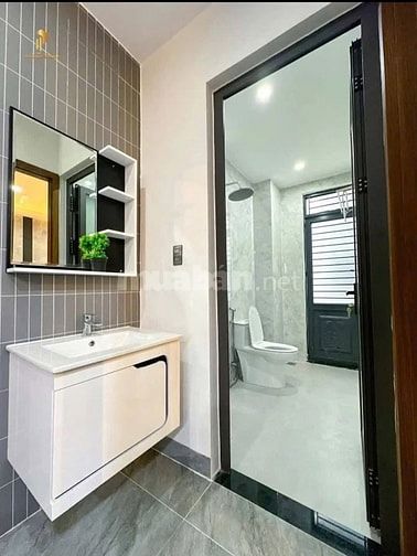 Qua Đức định cư với con bán nhà Phó Đức Chính,Bình Thạnh. Gần chợ