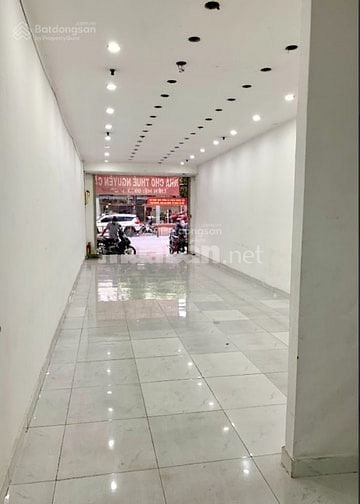 Cho thuê nhà tại Lý Thường Kiệt, Tân Bình, HCM 96m2, 6PN, 5WC, 46tr/th