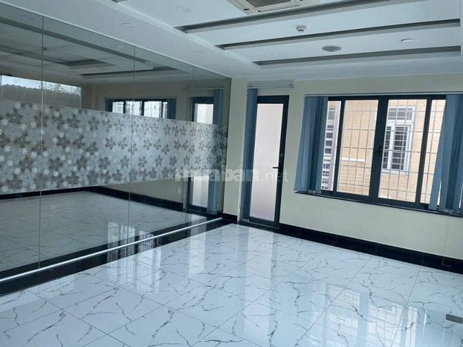 Cần bán biệt thự có hầm đs 34 Tên lữa cách TTTM vài bước chân 10x20m