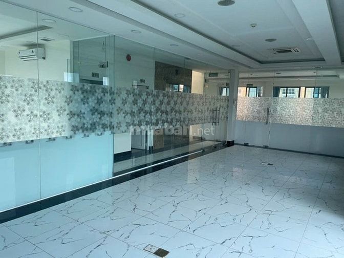 Cần bán biệt thự có hầm đs 34 Tên lữa cách TTTM vài bước chân 10x20m