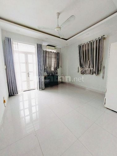 Nhà góc đẹp, 3 tầng  (4.2x15m), gần Mặt tiền Phạm Thế Hiển P5 Q8