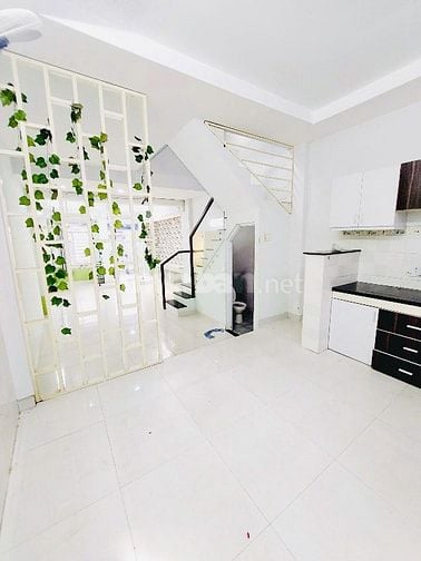 Nhà góc đẹp, 3 tầng  (4.2x15m), gần Mặt tiền Phạm Thế Hiển P5 Q8