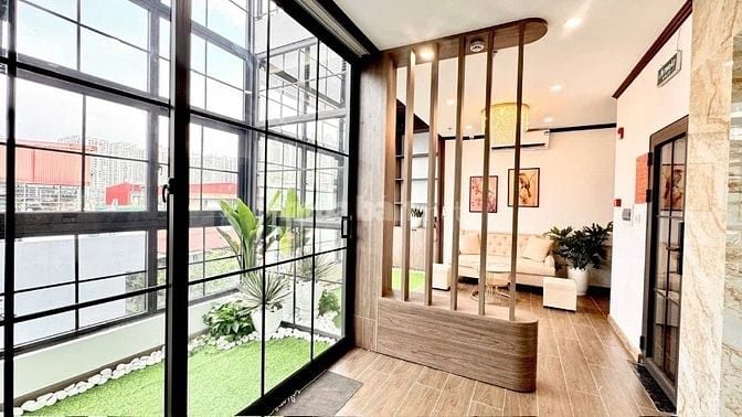 Bán ccmn Minh Khai 6 tầng thang máy, dt 50m2, mt 6.8m, giá 10.9 tỷ.