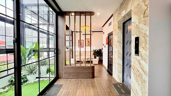 Bán ccmn Minh Khai 6 tầng thang máy, dt 50m2, mt 6.8m, giá 10.9 tỷ.
