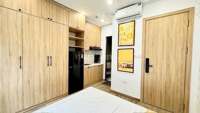 Bán ccmn Minh Khai 6 tầng thang máy, dt 50m2, mt 6.8m, giá 10.9 tỷ.