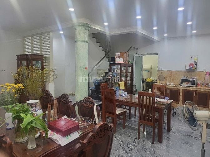 Nhà rộng hẻm xe hơi, an ninh và yên tĩnh