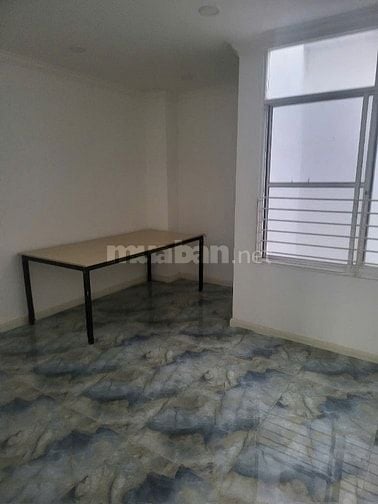Nhà rộng hẻm xe hơi, an ninh và yên tĩnh