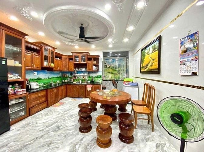 Nhà NGỘP HXT Cống Lở ngang 4.7m 4tầng 94m2 KD buôn bán gần chợ 15.5 tỷ